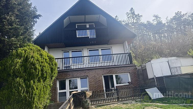 Prodej domu 210 m² s pozemkem 827 m² – fotografie 2
