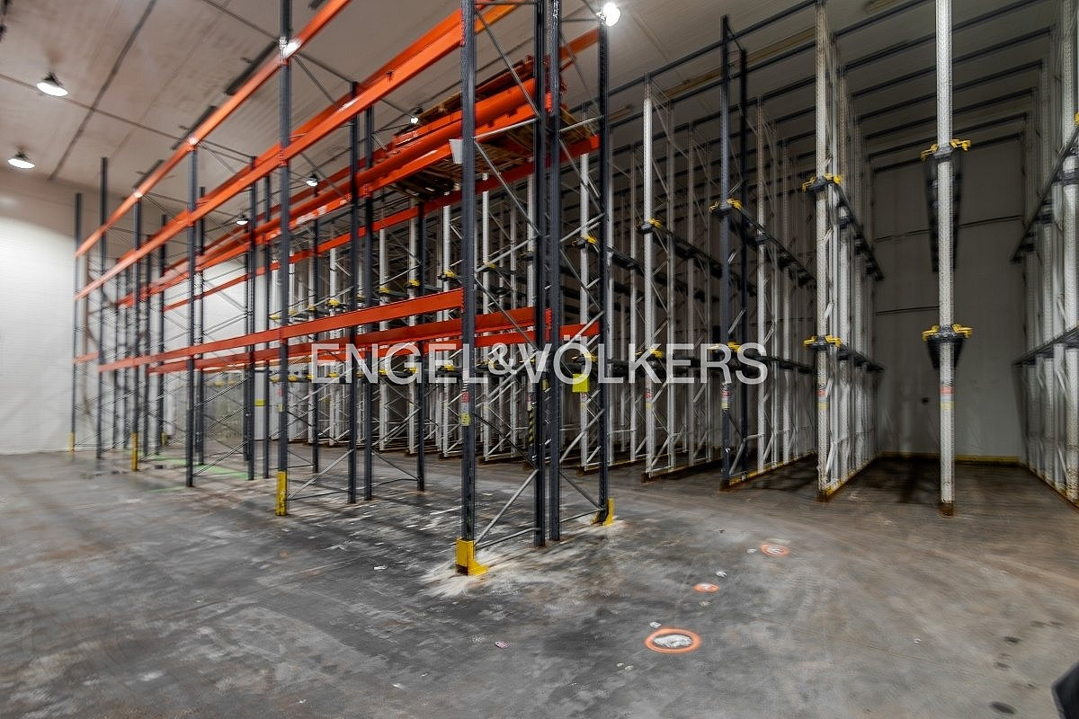 Pronájem výrobních prostor 4 712 m² – fotografie 5