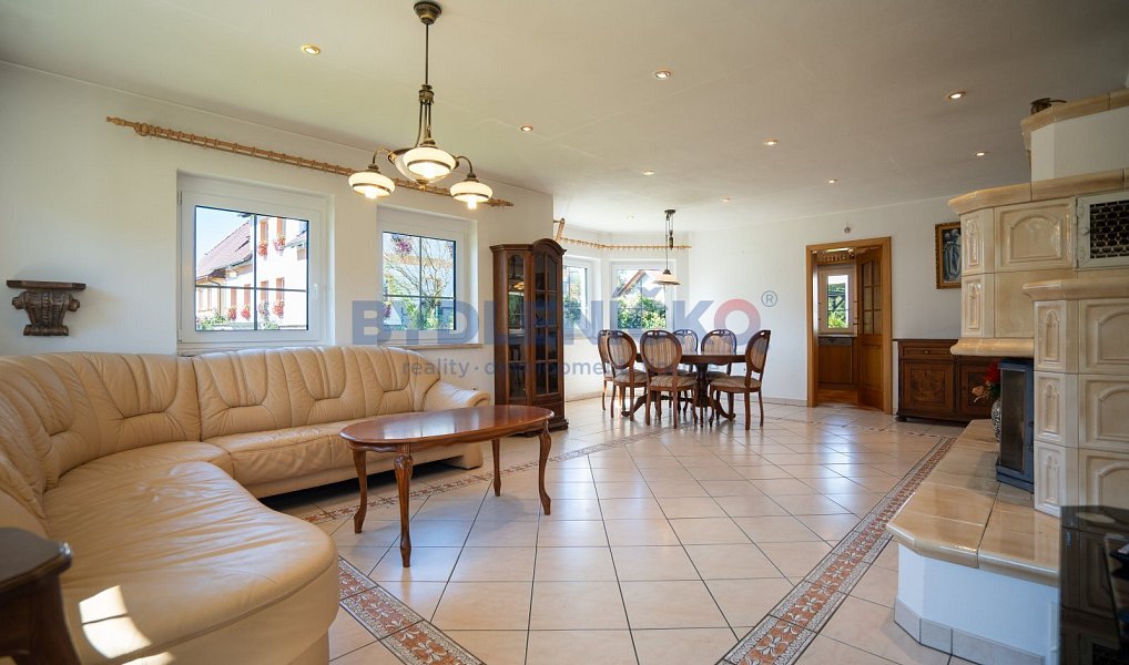 Prodej domu 248 m² s pozemkem 701 m², Volary – náhled fotky 3