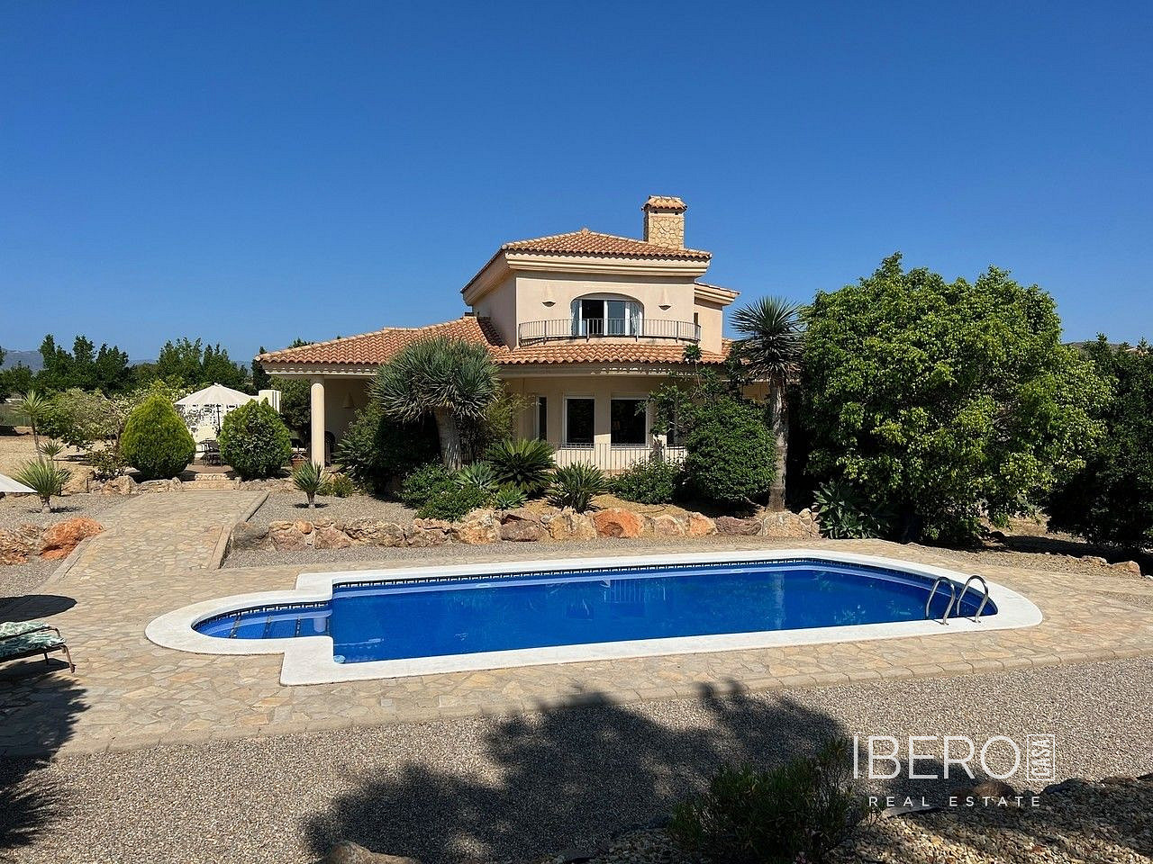 Prodej domu 515 m² s pozemkem 11 289 m²