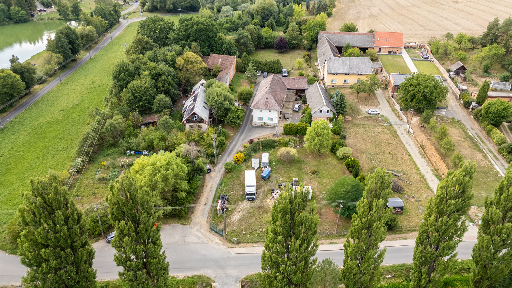 Prodej stavebního pozemku 4 214 m² – fotografie 5