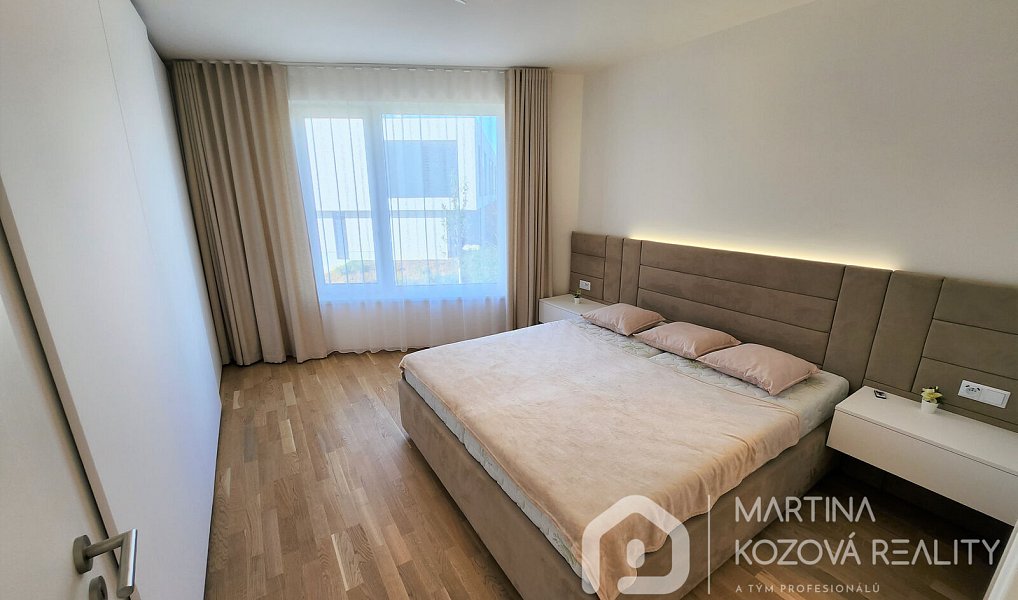 Pronájem bytu 4+kk 120 m², Praha – náhled fotky 21
