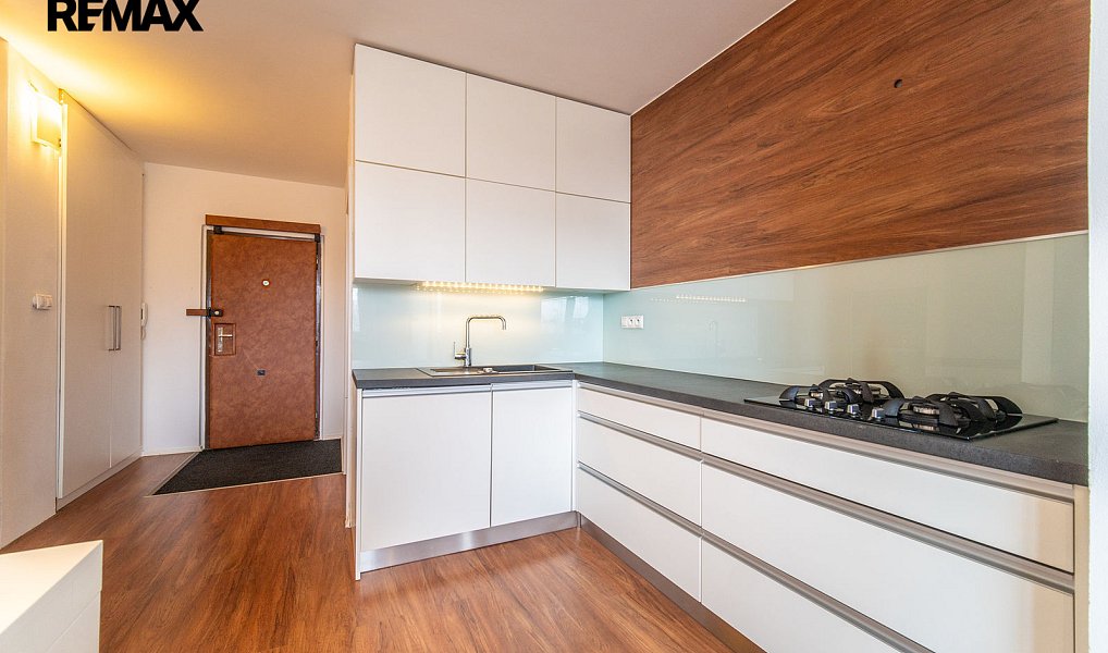 Pronájem bytu 2+kk 46 m², Praha – náhled fotky 2