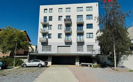 Pronájem garážového parkovacího stání pro automobil, Benešov., Hodějovského, Benešov