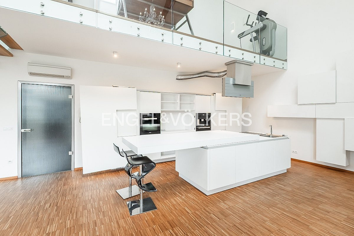Pronájem bytu 3+kk 170 m² – fotografie 2