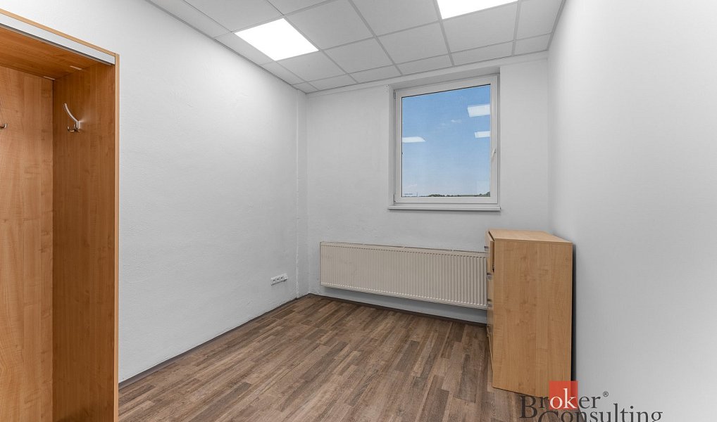 Pronájem skladovacích prostor 2 520 m², Jihlava – náhled fotky 13