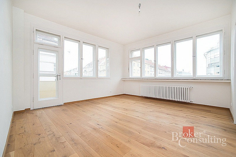 Pronájem kanceláře 110 m² – fotografie 4