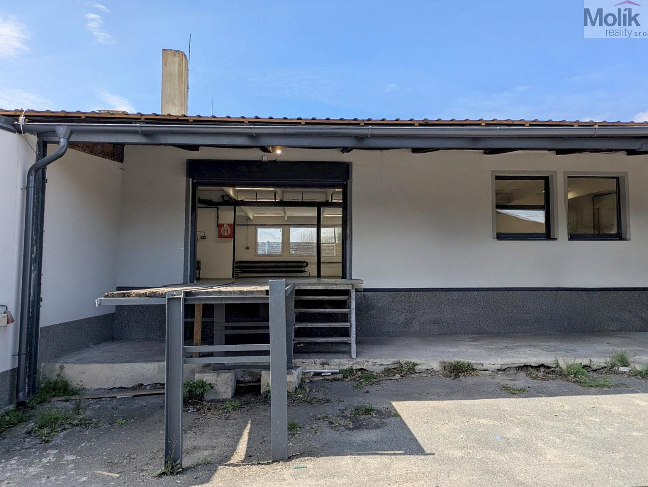 Pronájem skladovacích prostor 198 m²