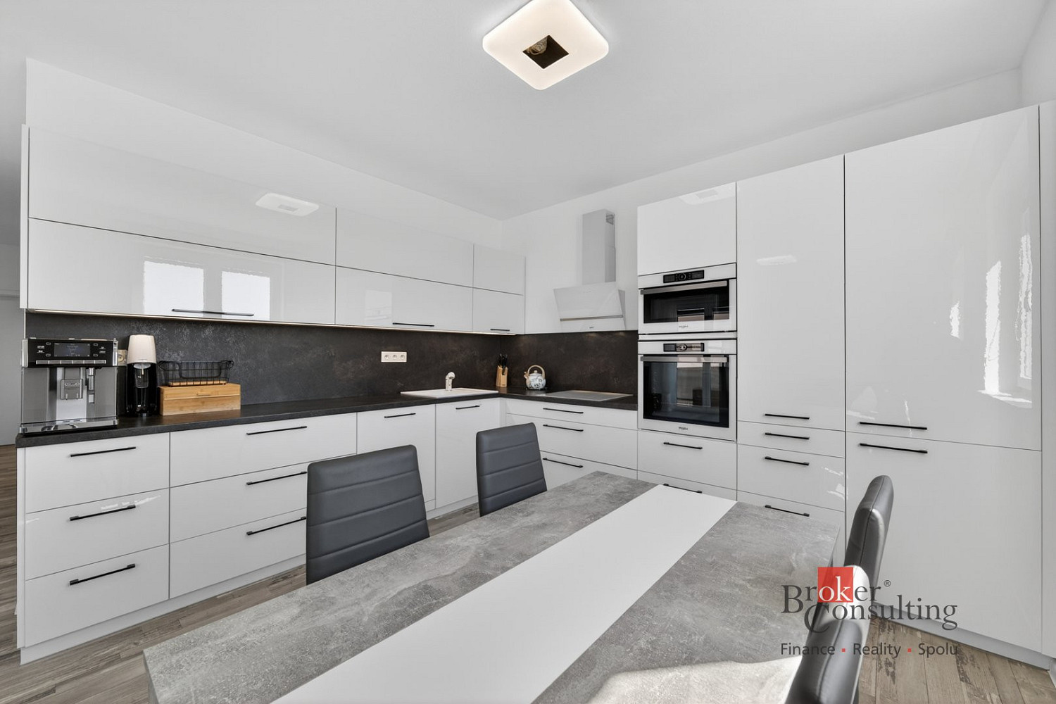 Prodej bytu 4+kk 80 m² – fotografie 3