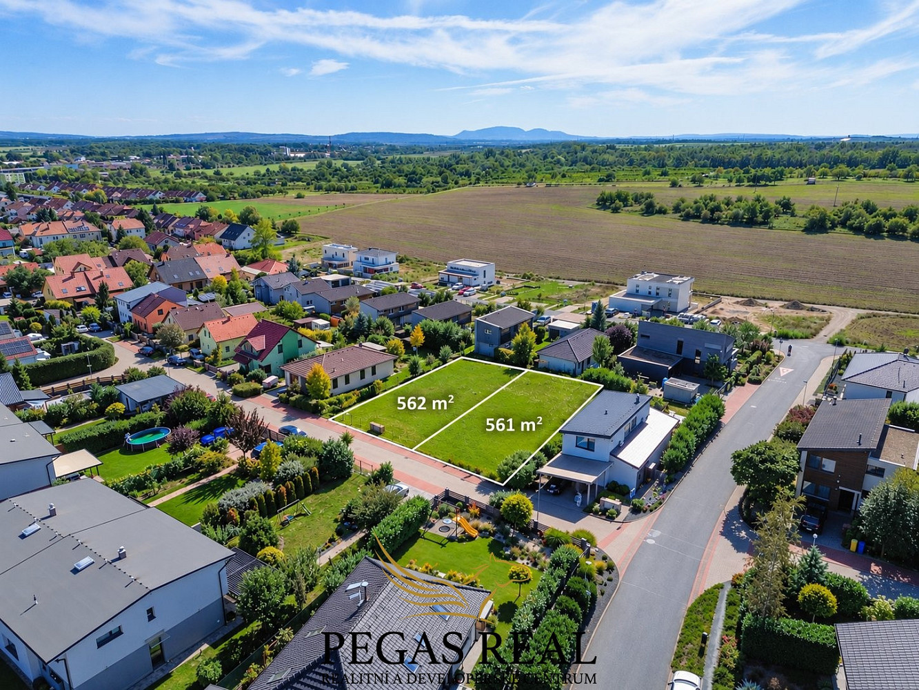 Prodej stavebního pozemku 1 123 m² – fotografie 2
