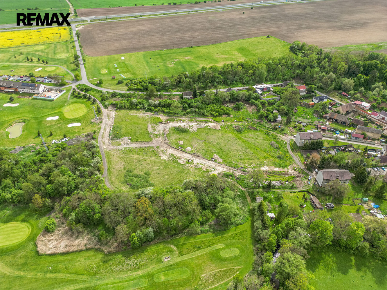 Prodej stavebního pozemku 1 000 m² – fotografie 2