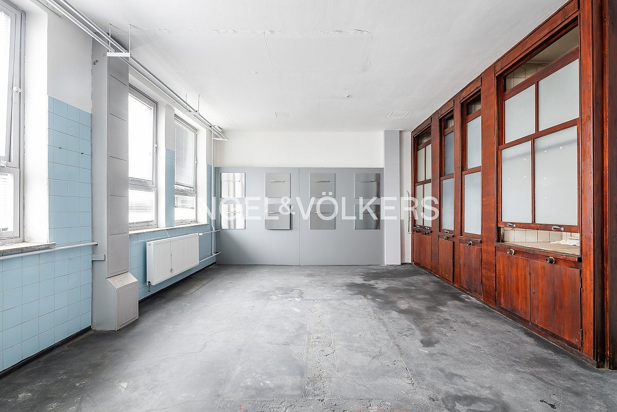 Pronájem skladovacích prostor 3 100 m² – fotografie 3