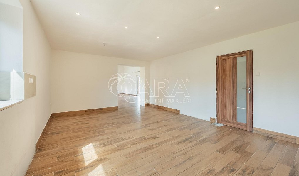 Prodej domu 362 m² s pozemkem 1 568 m², Zvánovice – náhled fotky 12