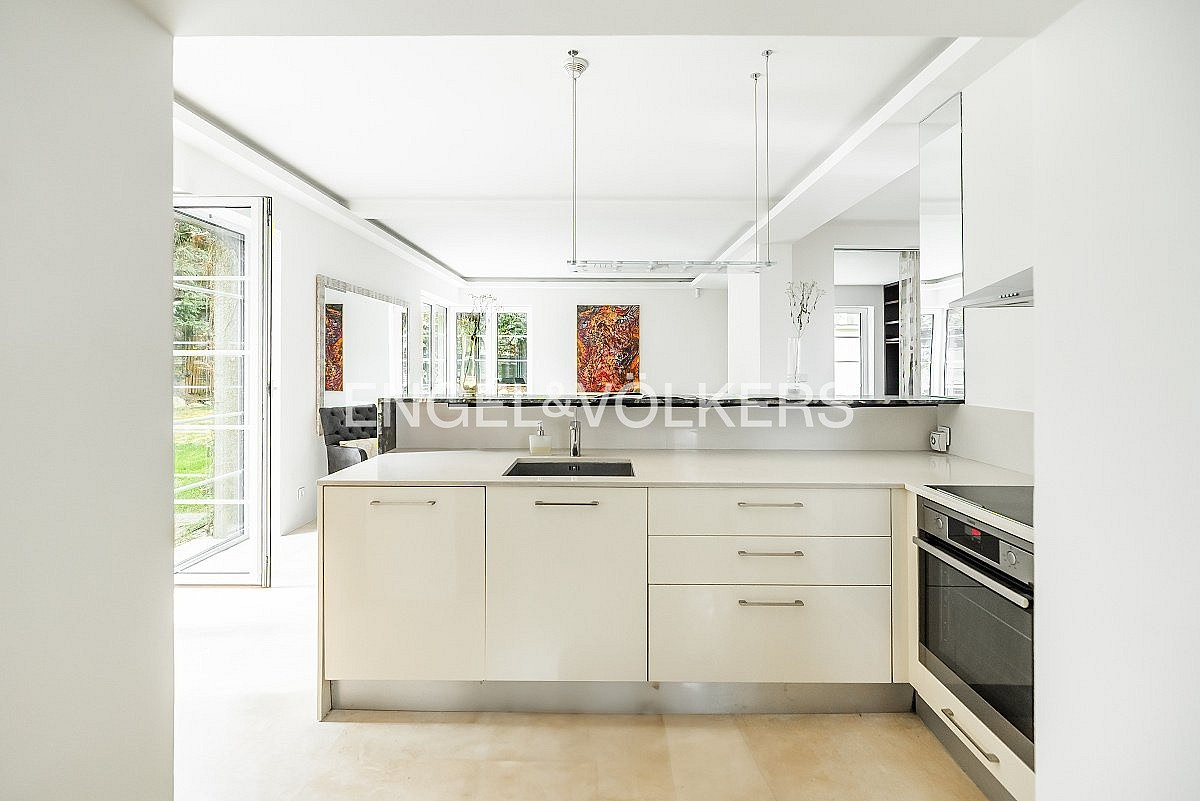 Pronájem domu 260 m² s pozemkem 629 m² — photo 4