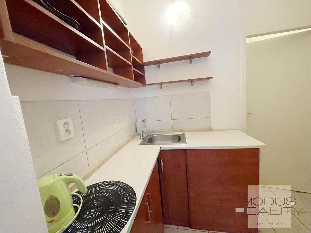 Pronájem nebytového prostoru 40 m², Praha 3 - Žižkov, výloha, MHD, sociální zázemí – pohled 5