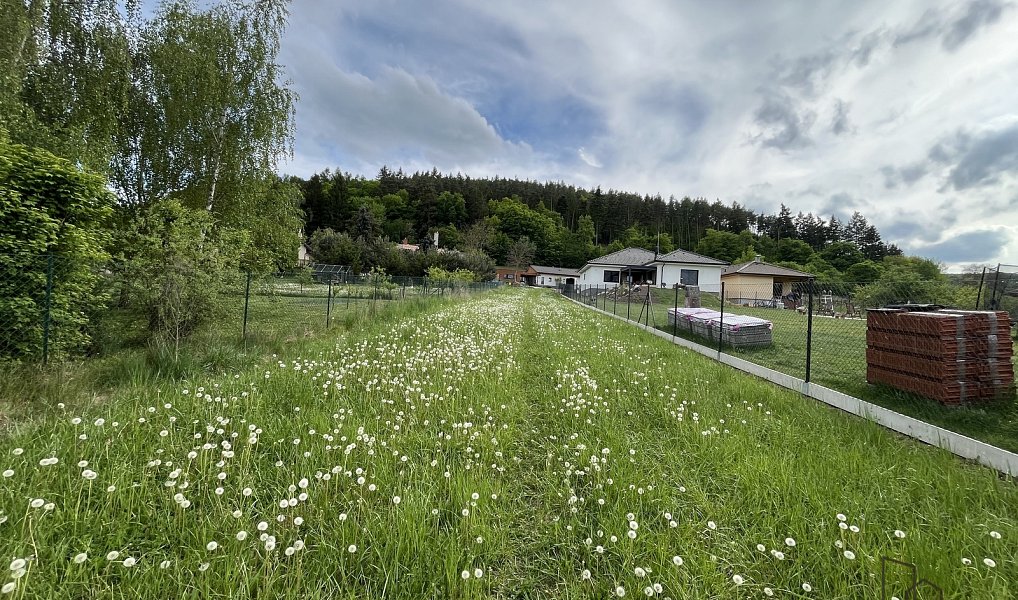 Prodej stavebního pozemku 814 m², Sentice – náhled fotky 6