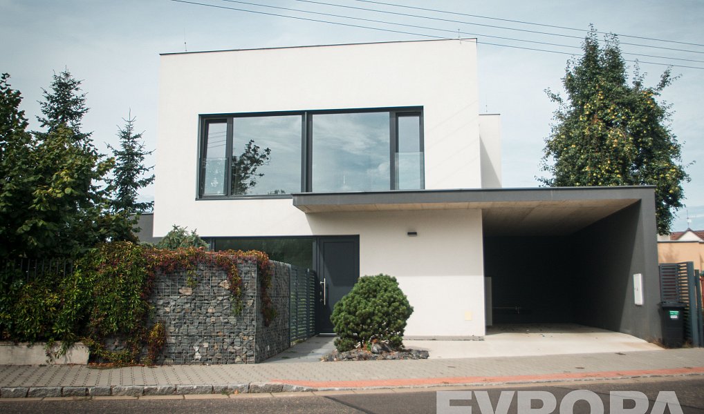 Pronájem domu 205 m² s pozemkem 485 m², Pardubice – náhled fotky 2