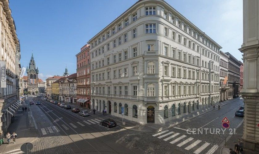 Pronájem kanceláře 2 009 m²
