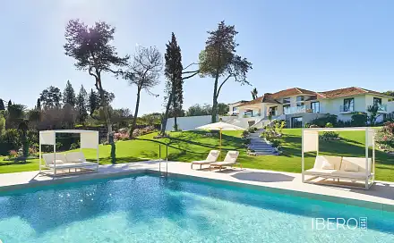 Prodej domu 449 m² s pozemkem 6 593 m²