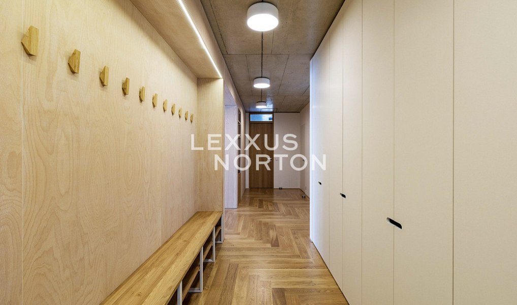 Pronájem bytu atypického 198 m², Praha – náhled fotky 10