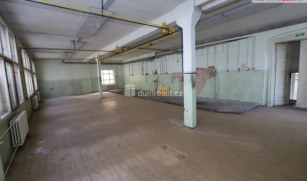 Prodej komerčního objektu (jiného typu) 1 600 m², Kraslice – náhled fotky 3