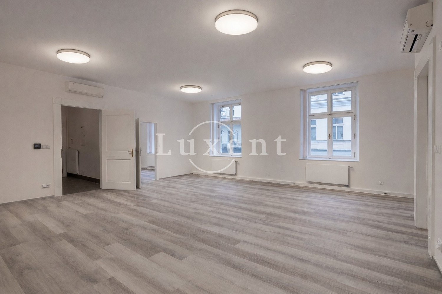 Pronájem bytu 4+kk 156 m² – fotografie 3