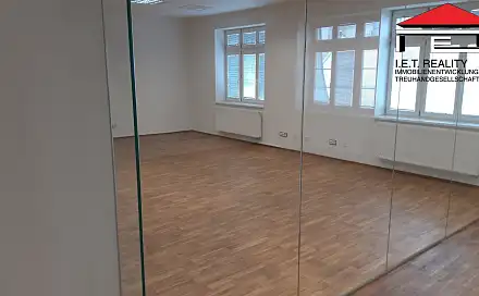 Pronájem kanceláře 142 m²