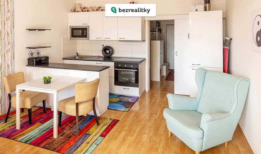 Prodej bytu 1+kk 39 m², Praha – náhled fotky 2