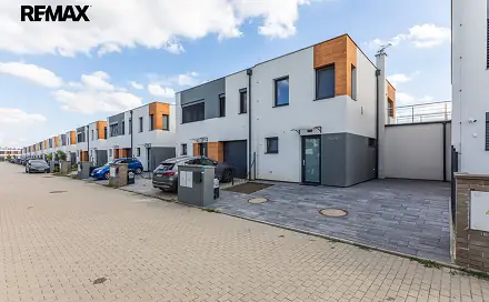Pronájem domu 107 m² s pozemkem 124 m², Vrbenská, Praha 9 - Hostavice