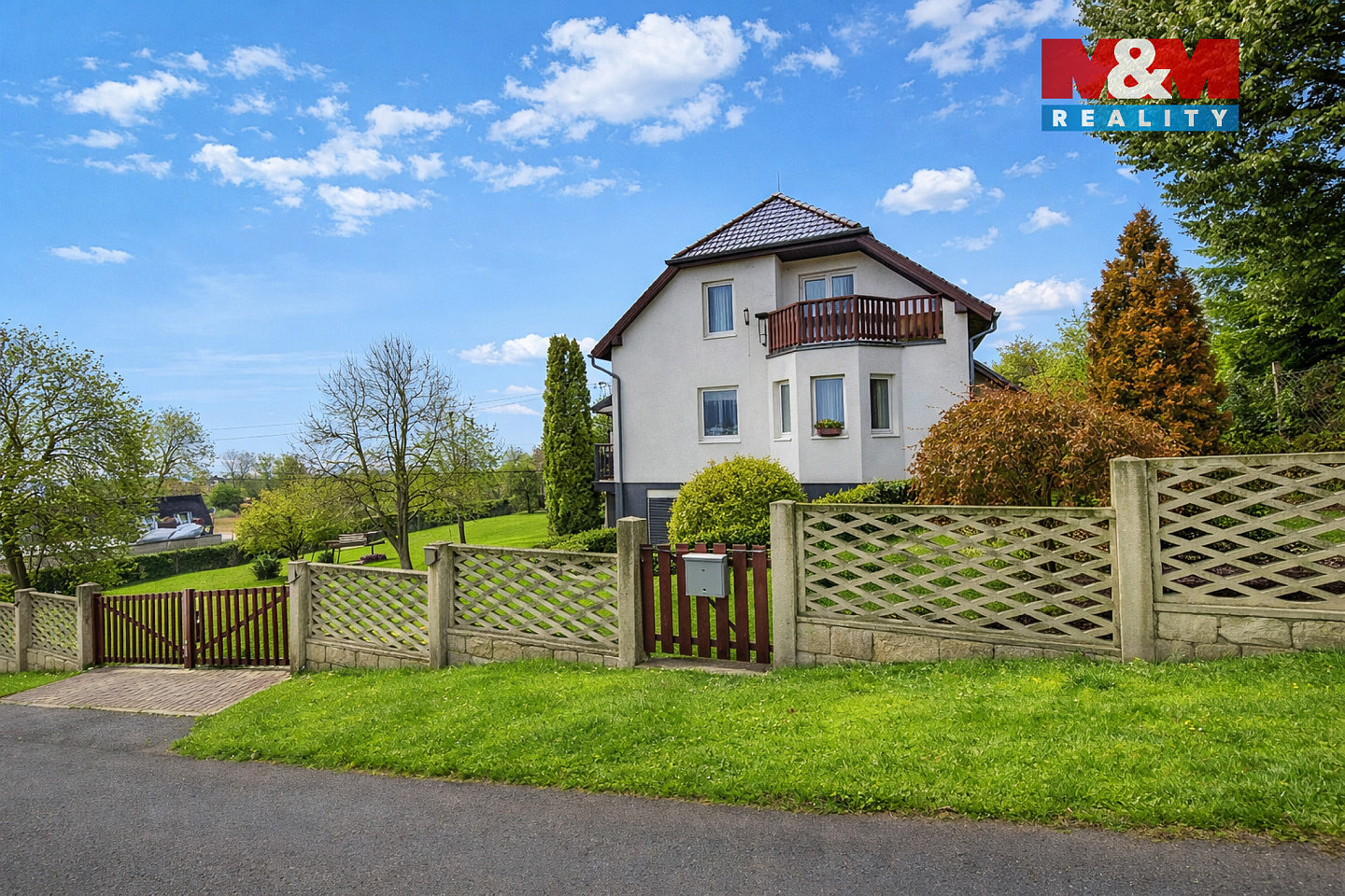 Prodej domu 229 m² s pozemkem 1 015 m² — photo 2