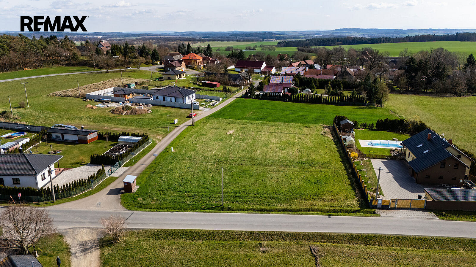 Prodej stavebního pozemku 1 581 m² – fotografie 2