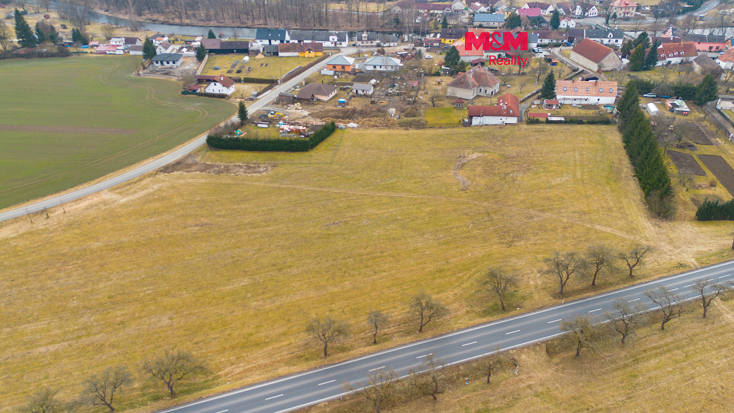 Prodej stavebního pozemku 1 058 m²