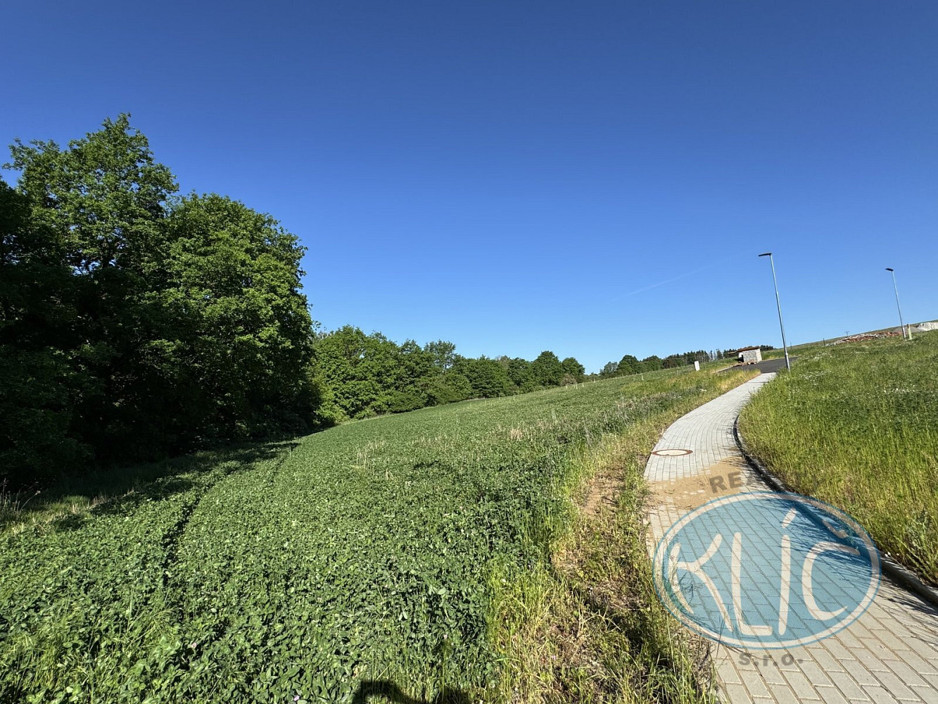 Prodej stavebního pozemku 1 360 m² – fotografie 2