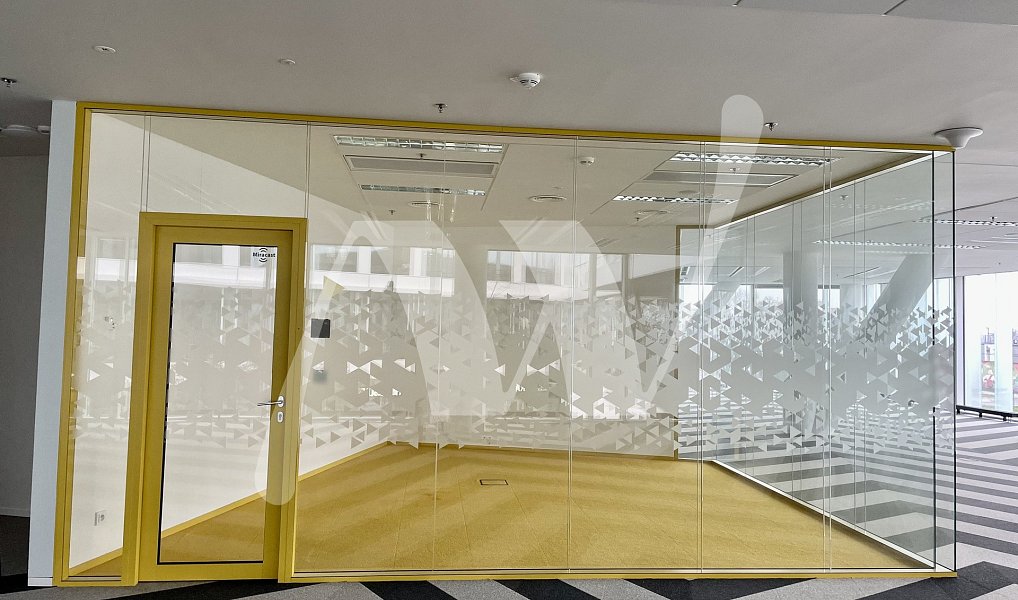 Pronájem kanceláře 648 m², Praha – náhled fotky 2