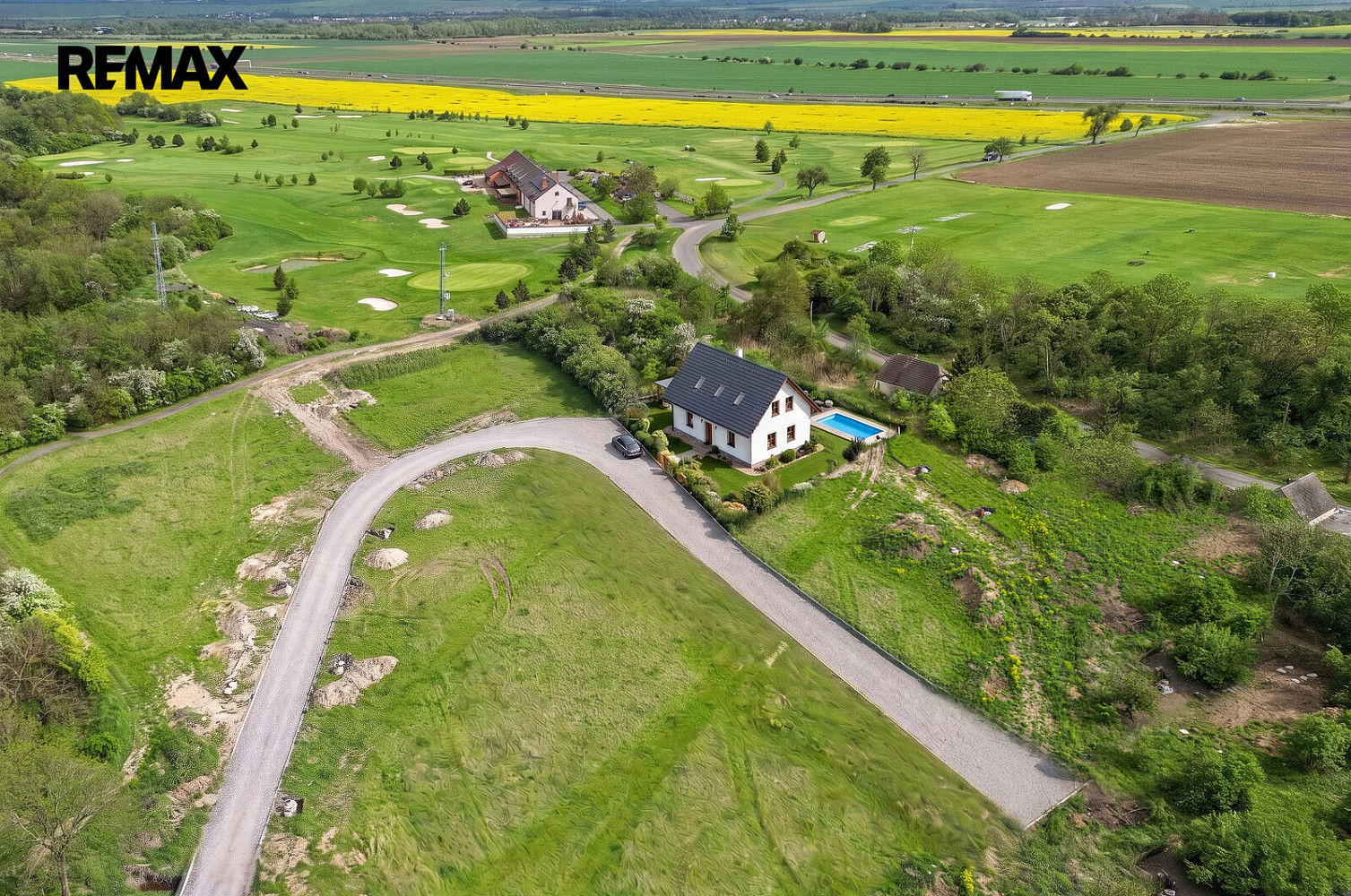 Prodej stavebního pozemku 1 000 m²