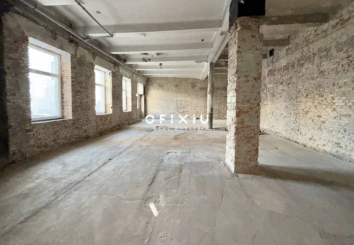 Pronájem obchodních prostor 1 500 m²