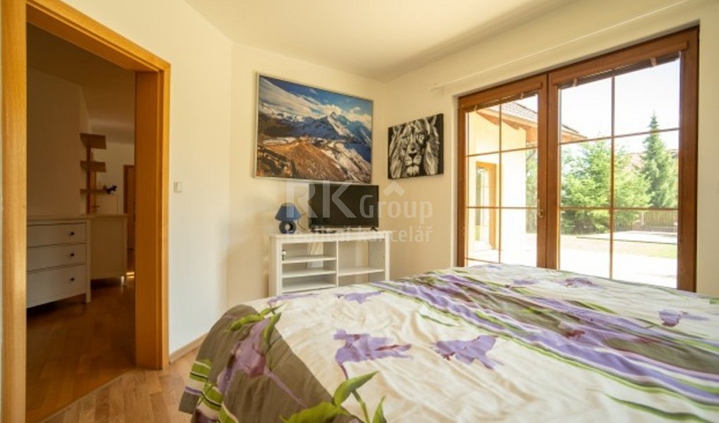 Prodej domu 338 m² s pozemkem 1 259 m², Lány – náhled fotky 17