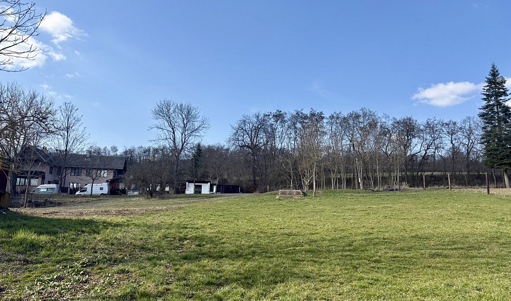 Prodej stavebního pozemku 9 213 m², Vysoký Chlumec – náhled fotky 2