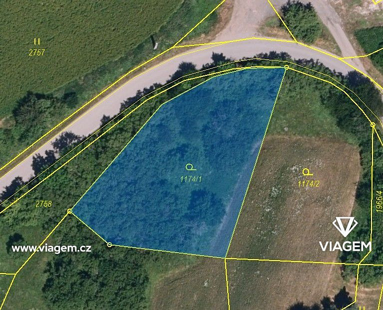 Prodej pole 1 492 m²