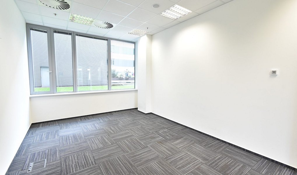 Pronájem kanceláře 659 m², Ořech – náhled fotky 6