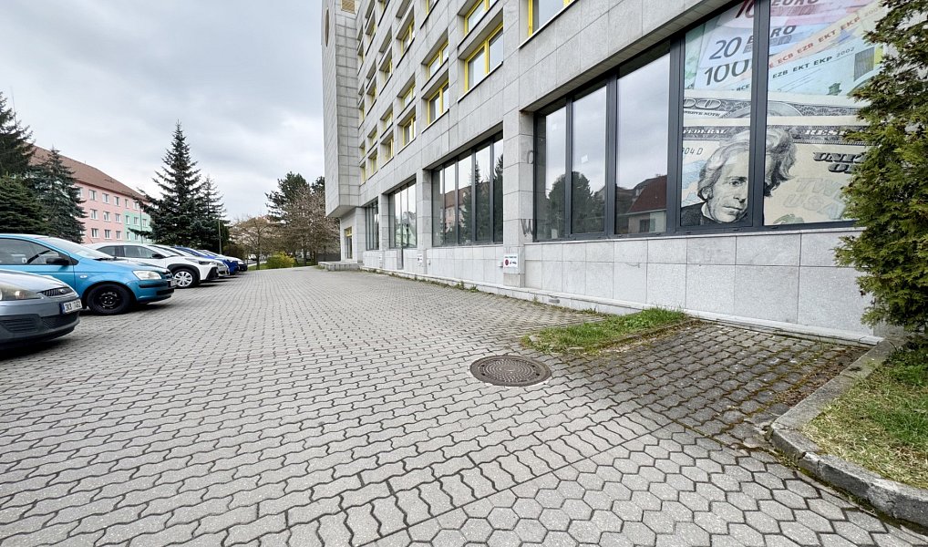 Pronájem obchodních prostor 350 m², Sokolov – náhled fotky 16