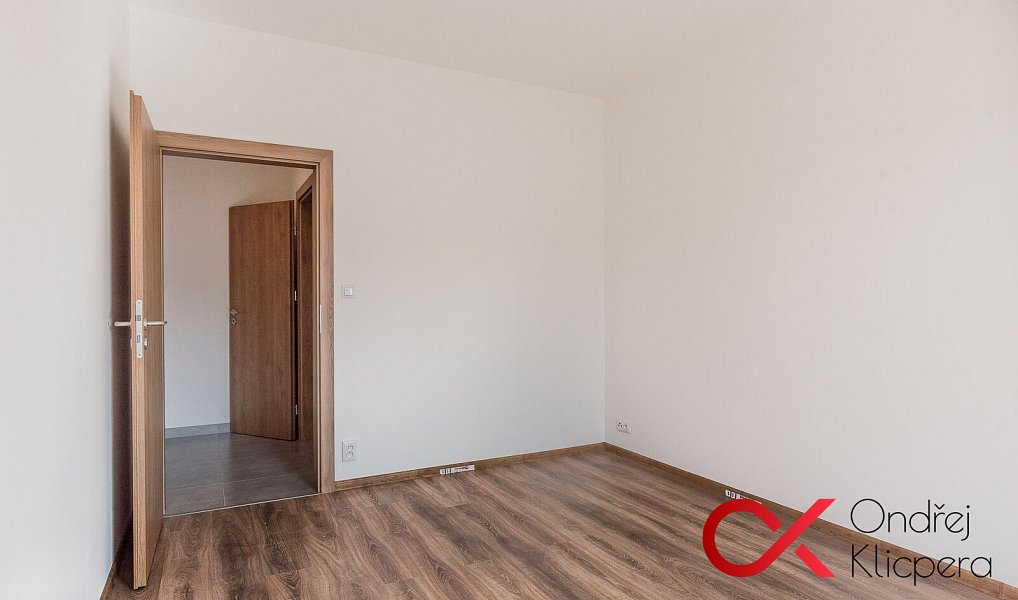 Pronájem bytu 2+kk 44 m², Milovice – náhled fotky 11