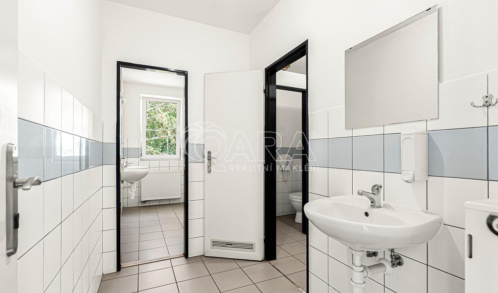 Prodej výrobních prostor 2 971 m², Praha – náhled fotky 11
