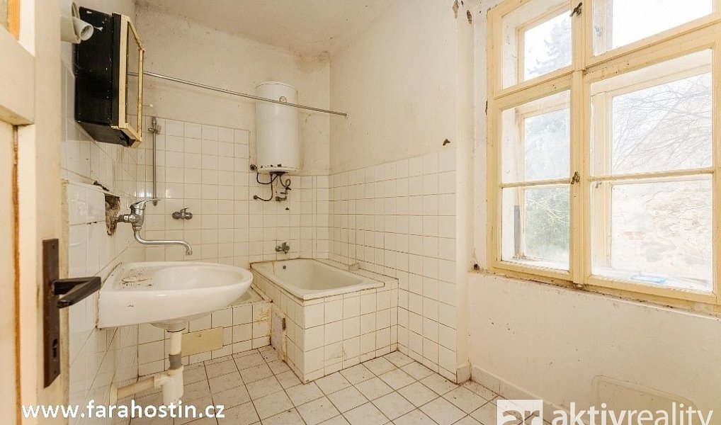 Prodej ubytovacího objektu 420 m², Hostín u Vojkovic – náhled fotky 19