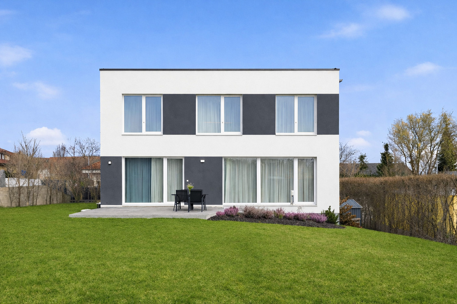 Prodej domu 242 m² s pozemkem 783 m² – pohled 2