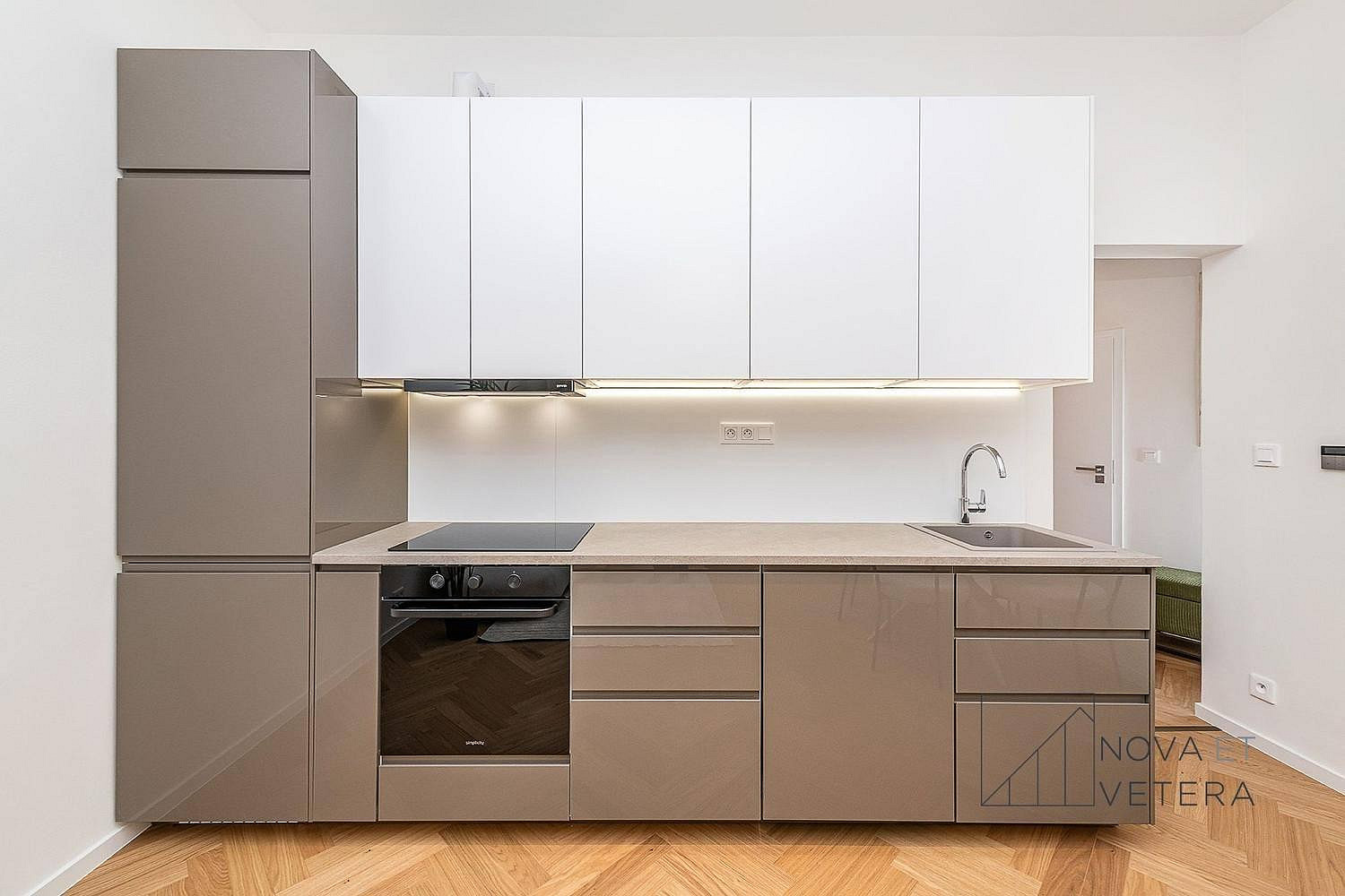 Prodej bytu 2+kk 44 m² – pohled 2