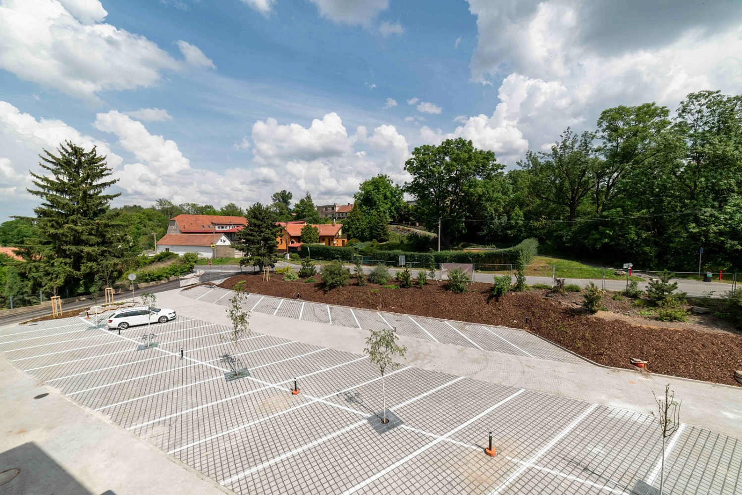 Prodej parkovacího stání u letiště václava havla praha