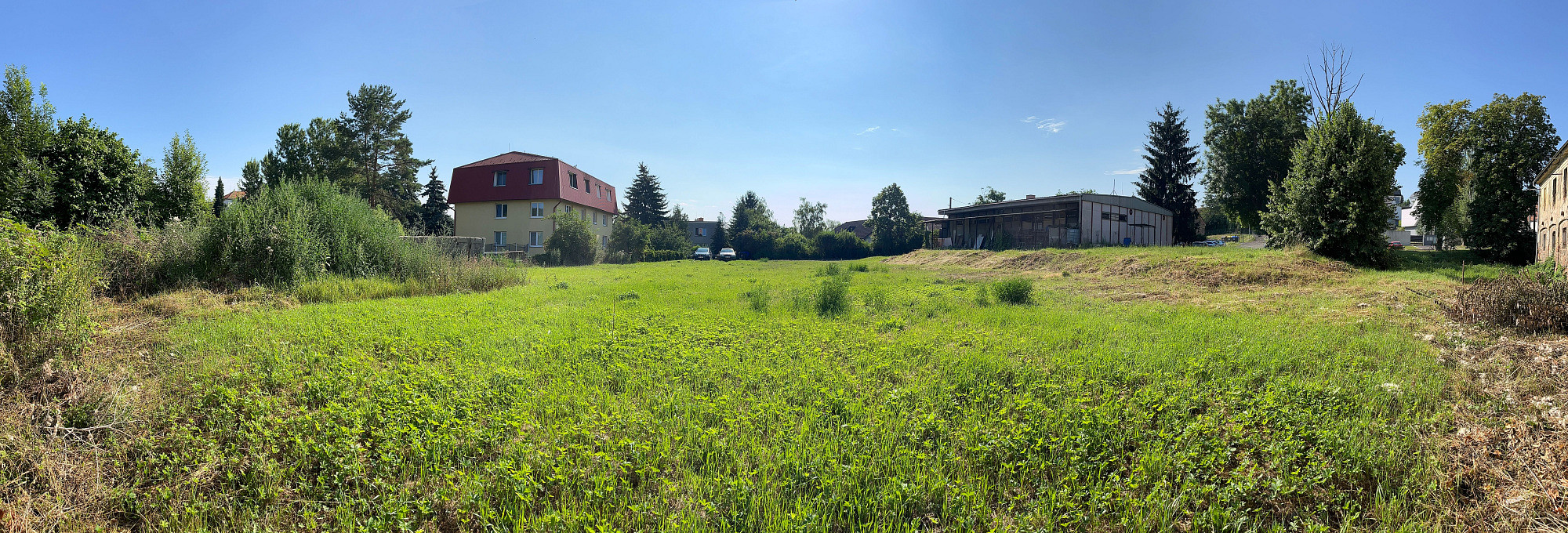 Prodej stavebního pozemku 2 200 m² – fotografie 2