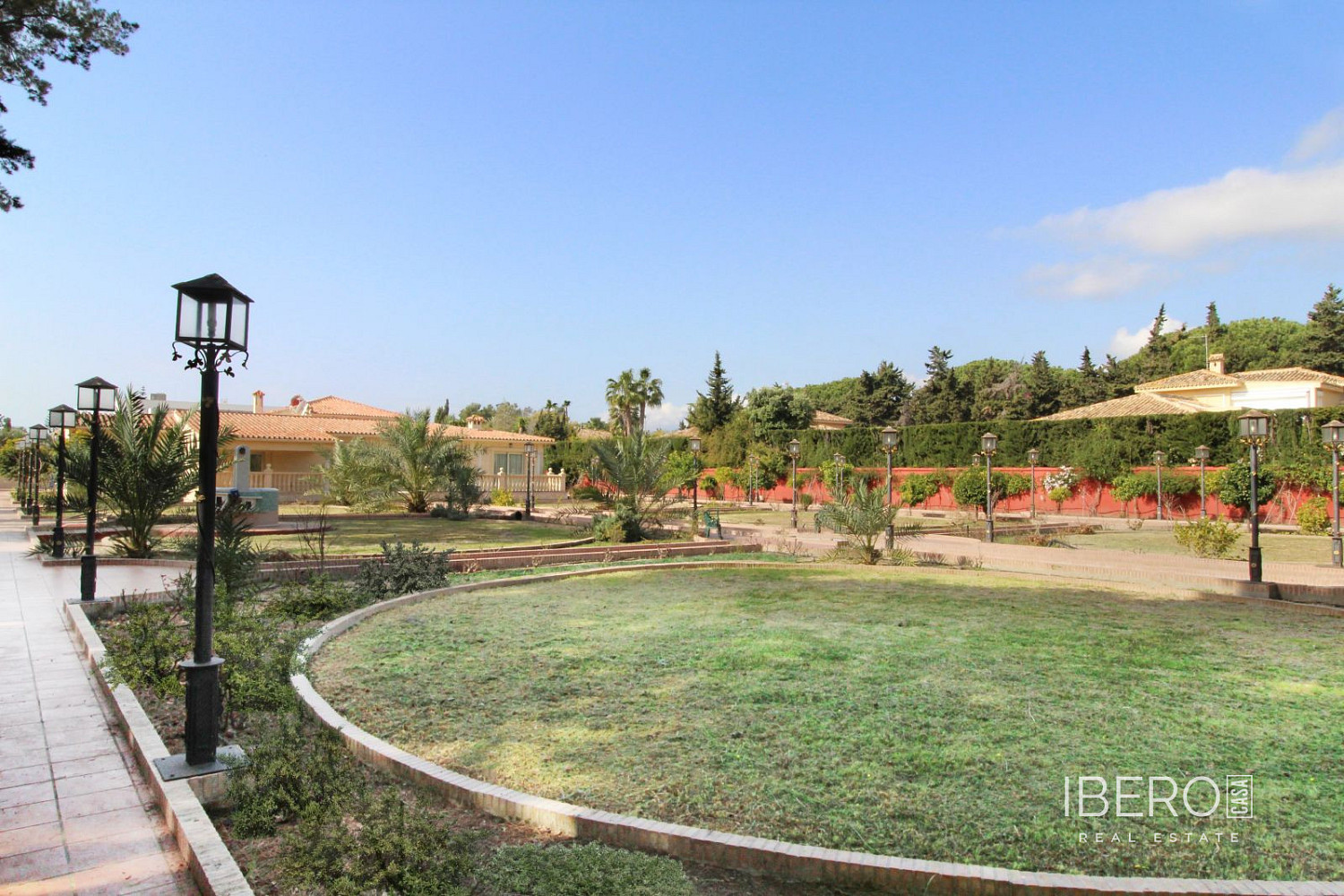 Prodej domu 900 m² s pozemkem 4 100 m², Guadalmina Baja
