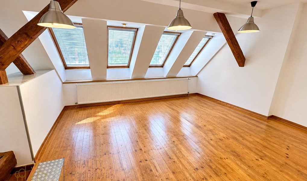 Pronájem kanceláře 31 m², Jičín – náhled fotky 3